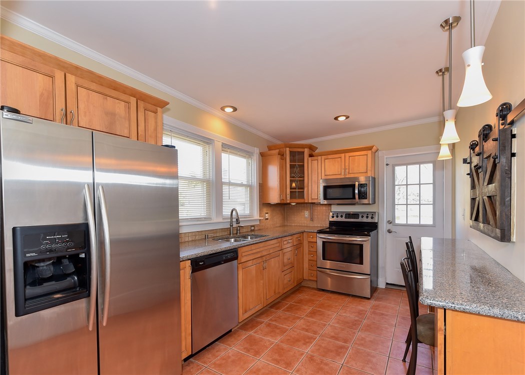 780 Main Road Tiverton, RI 02878 - Photo 10 of 35