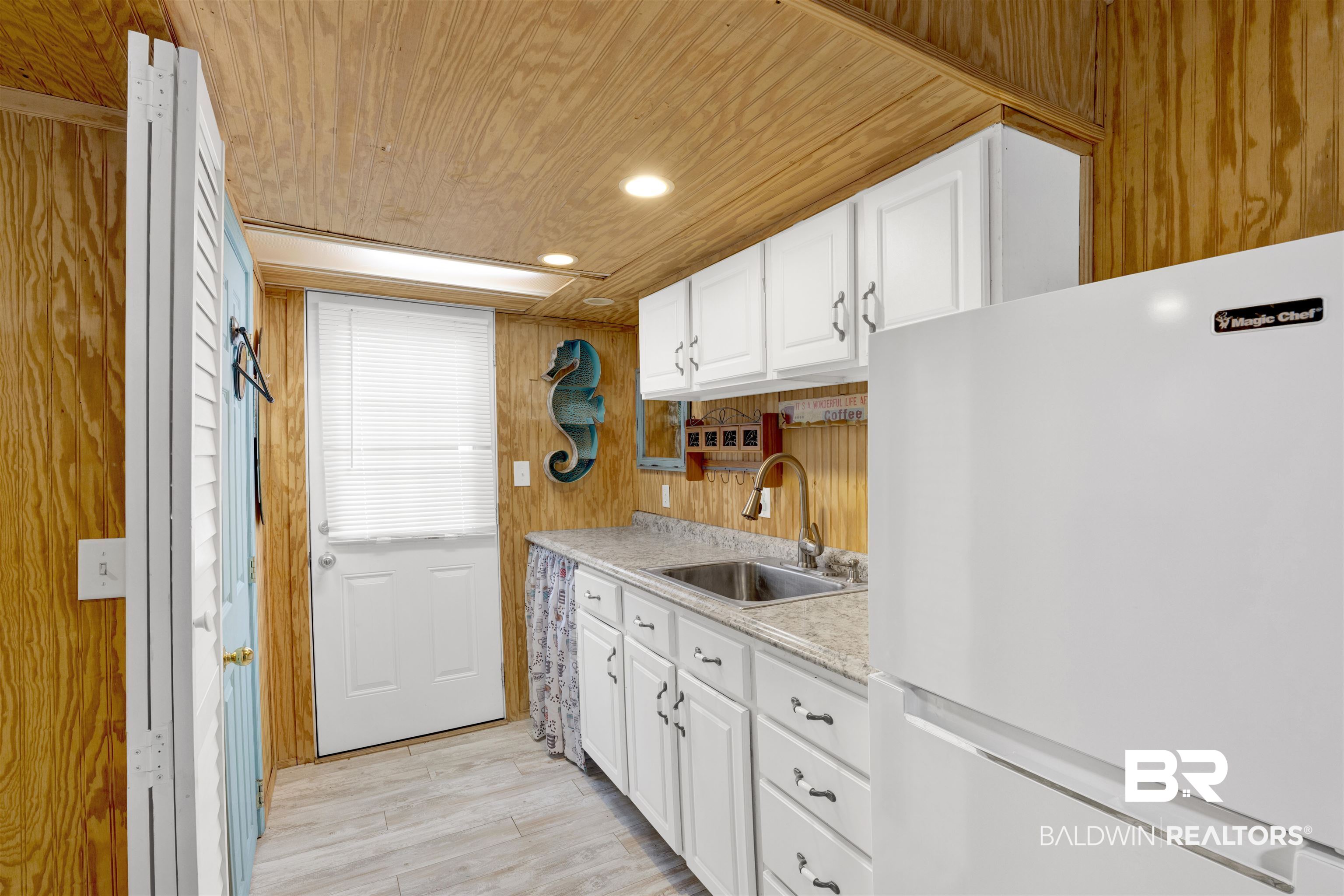 516 Elberta Loop Lillian, AL 36549 - Photo 4 of 17 1 Bd appt.
