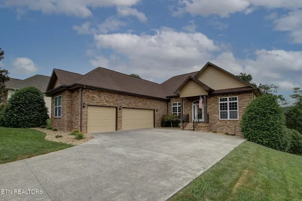 $879,000 | 205 Oonoga Way, Loudon, TN 37774