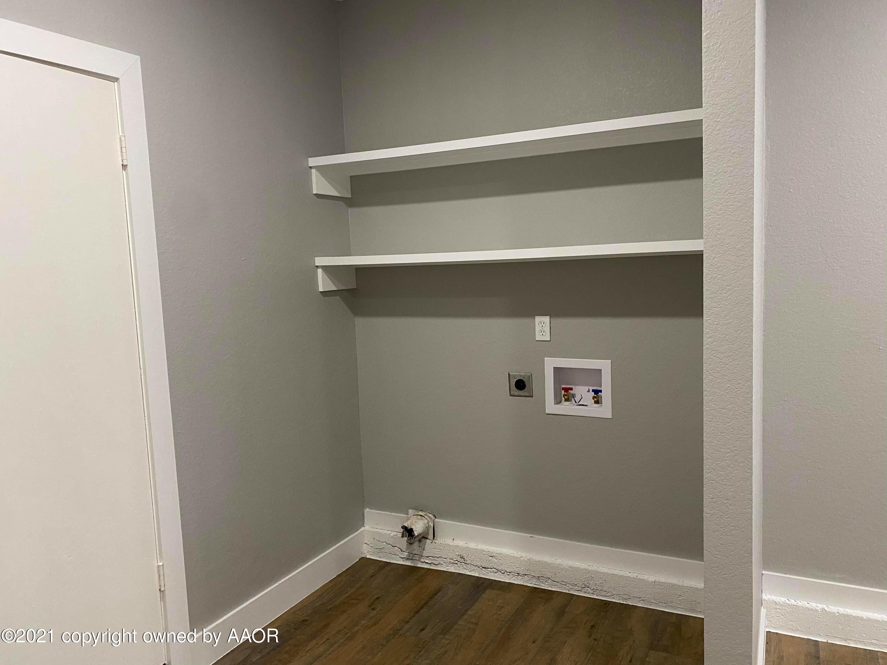 4304 South Bonham Street Amarillo, TX 79110 - Photo 7 of 9 a view of room