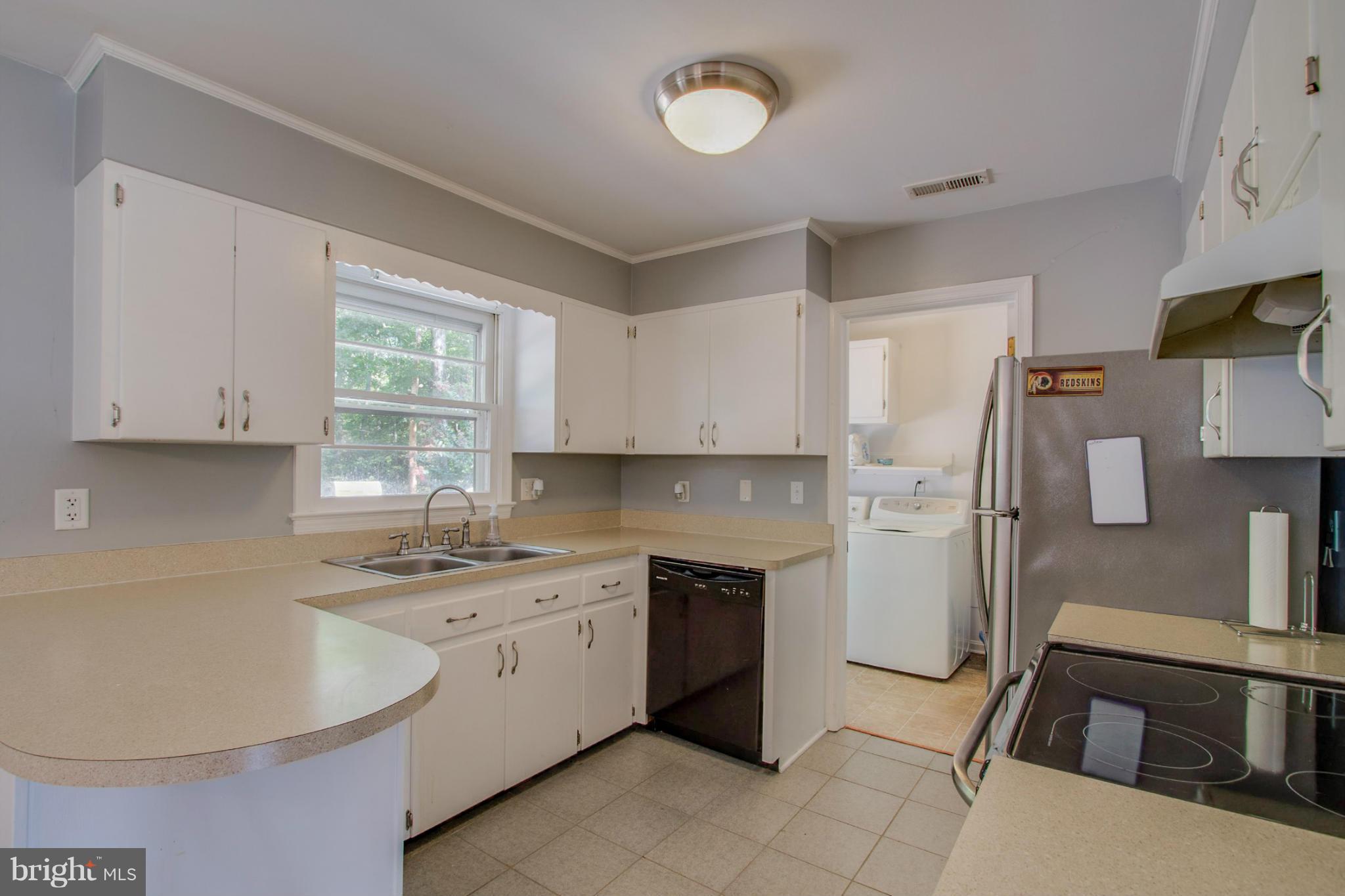 22501 Newtowne Neck Road Leonardtown, MD 20650 - Photo 8 of 27 Kitchen w/ Updated Appliances