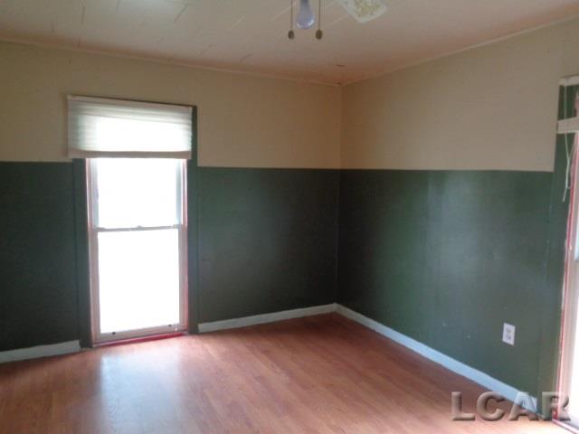 469 Riley Street Dundee, MI 48131 - Photo 10 of 13 31274172-9.JPG