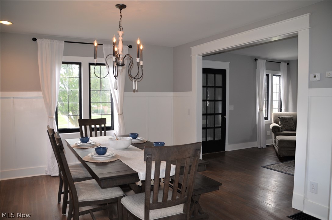 6199 Manchester Road Parma, OH 44129 - Photo 7 of 28 DINING ROOM