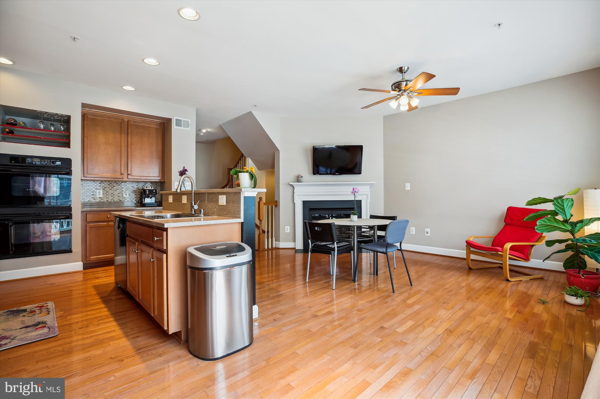 1206 Gaither Road Rockville, MD 20850 - Photo 26 of 134 Breakfast Area
