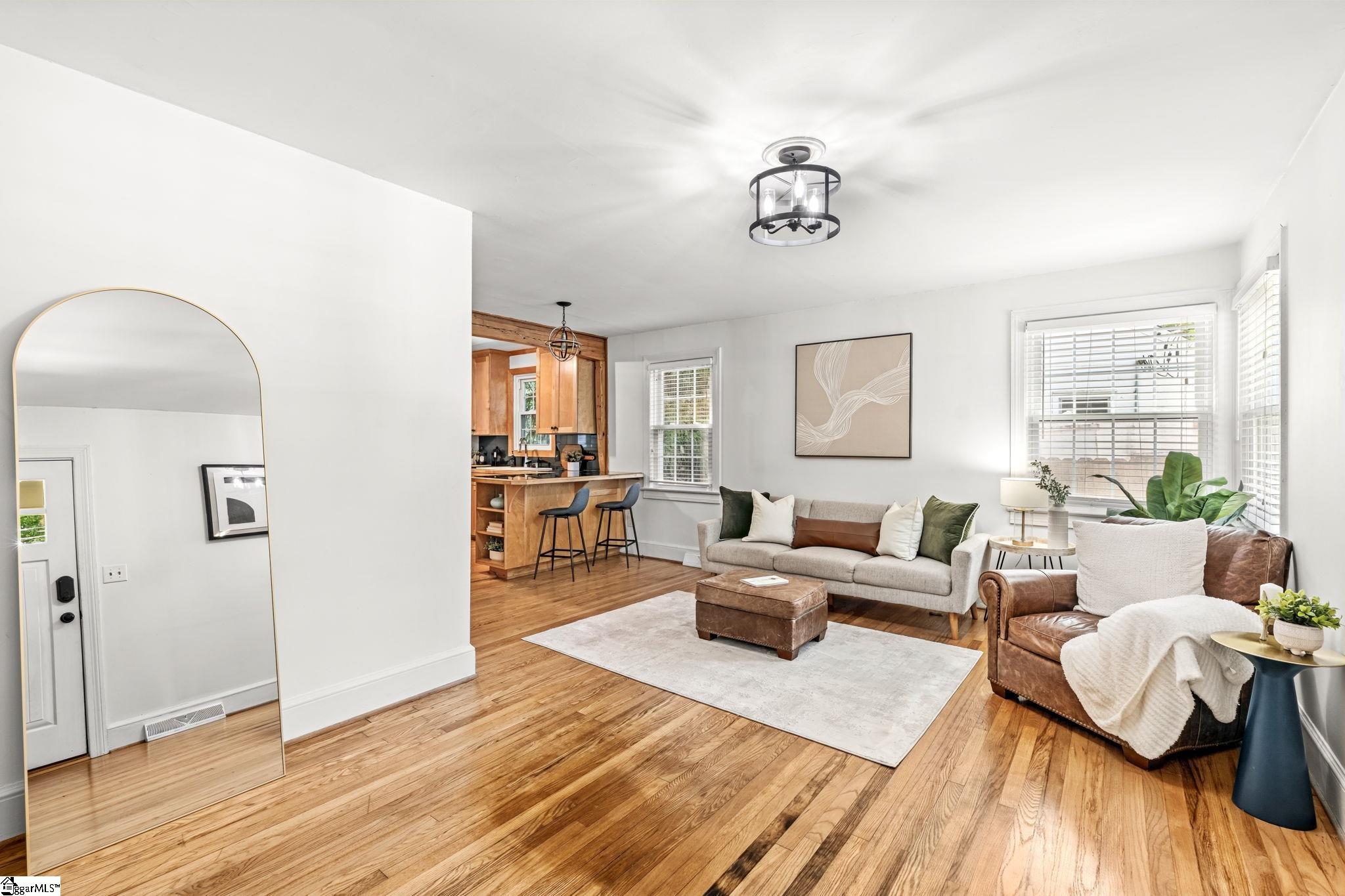 11 Tabor Street Greenville, SC 29609 - Photo 5 of 29