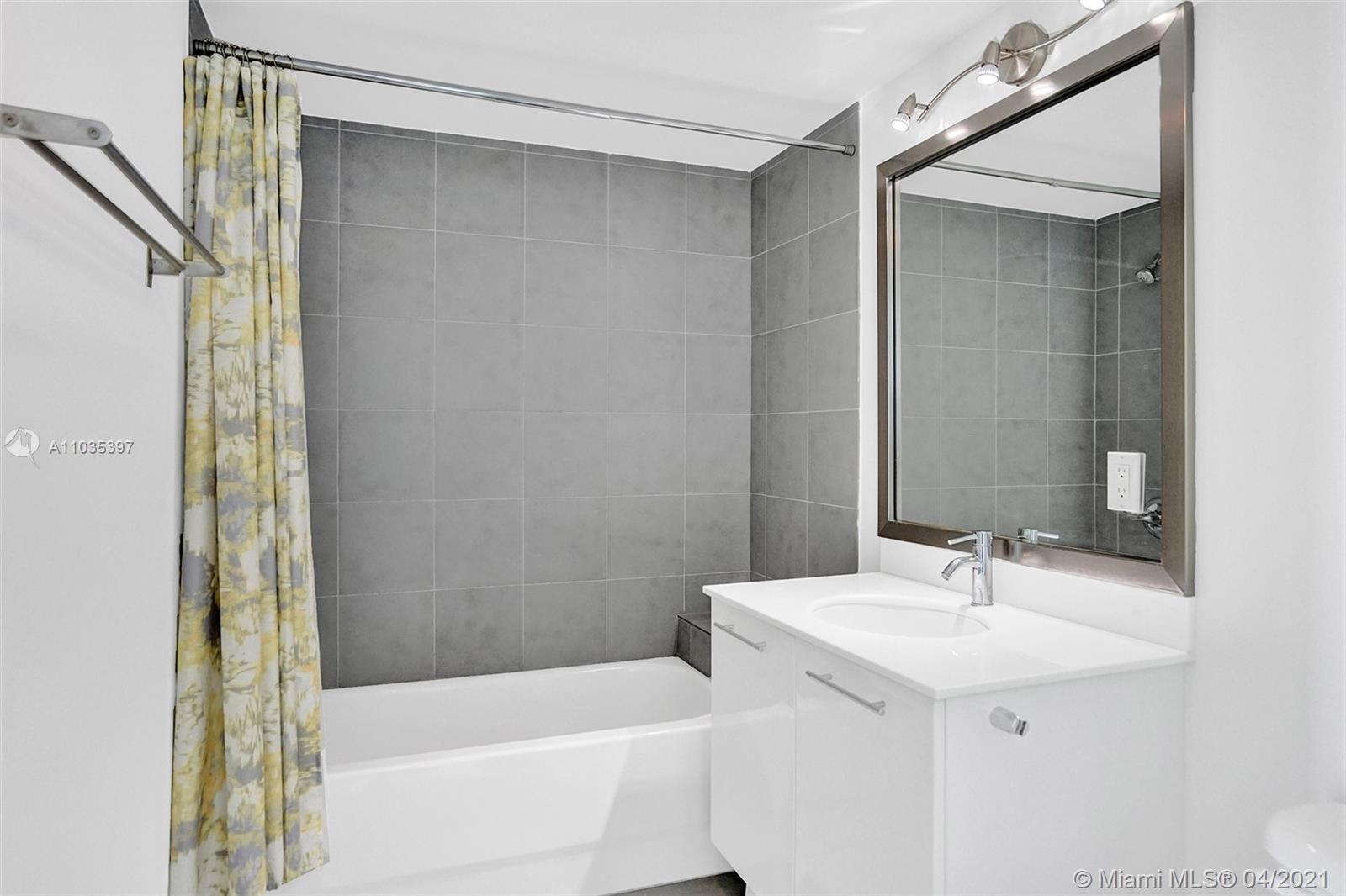 92 Southwest 3rd Street, Unit 2711 Miami, FL 33130 - Photo 18 of 27