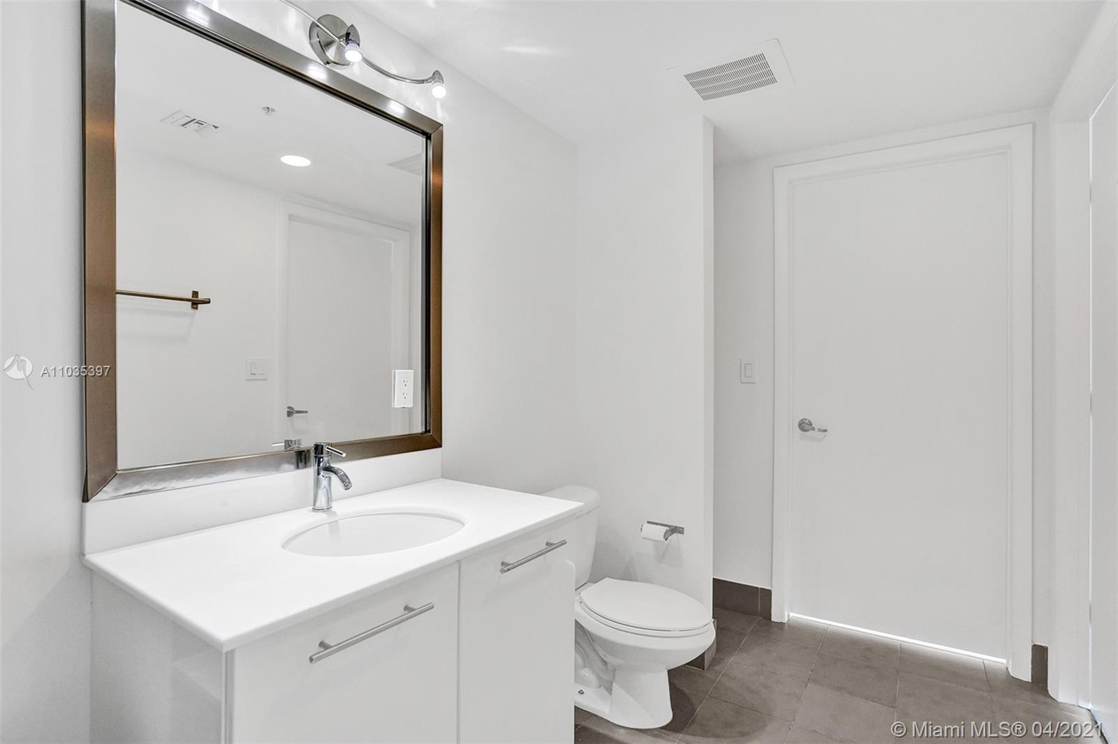 92 Southwest 3rd Street, Unit 2711 Miami, FL 33130 - Photo 19 of 27