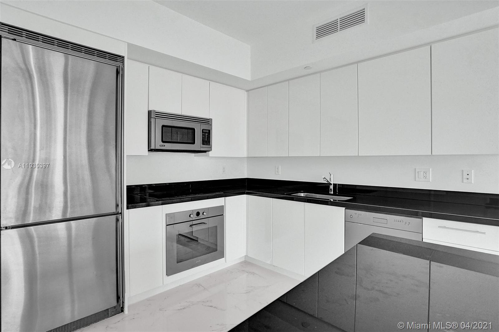 92 Southwest 3rd Street, Unit 2711 Miami, FL 33130 - Photo 10 of 27