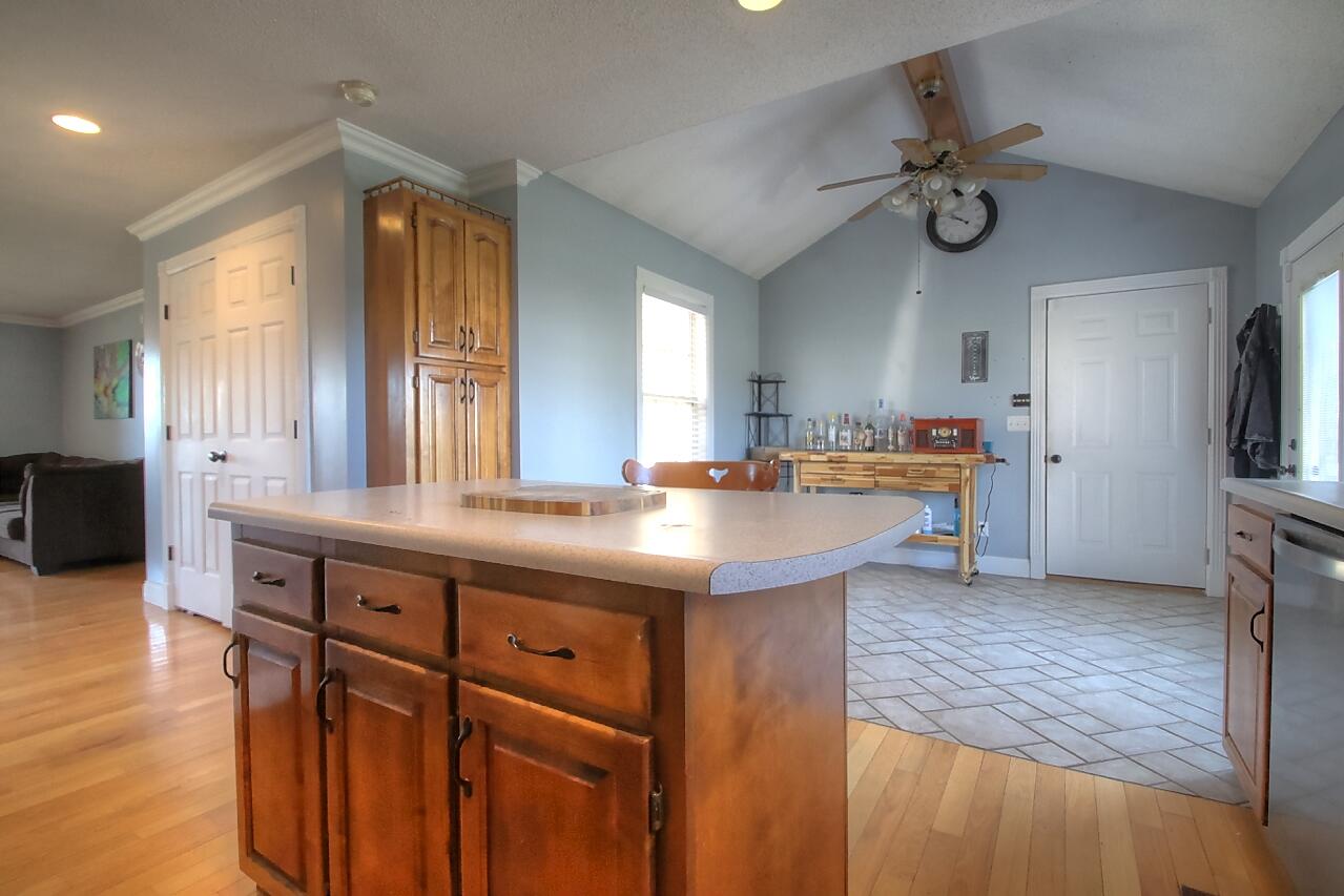 1910 Laurel River Road London, KY 40744 - Photo 10 of 16 27