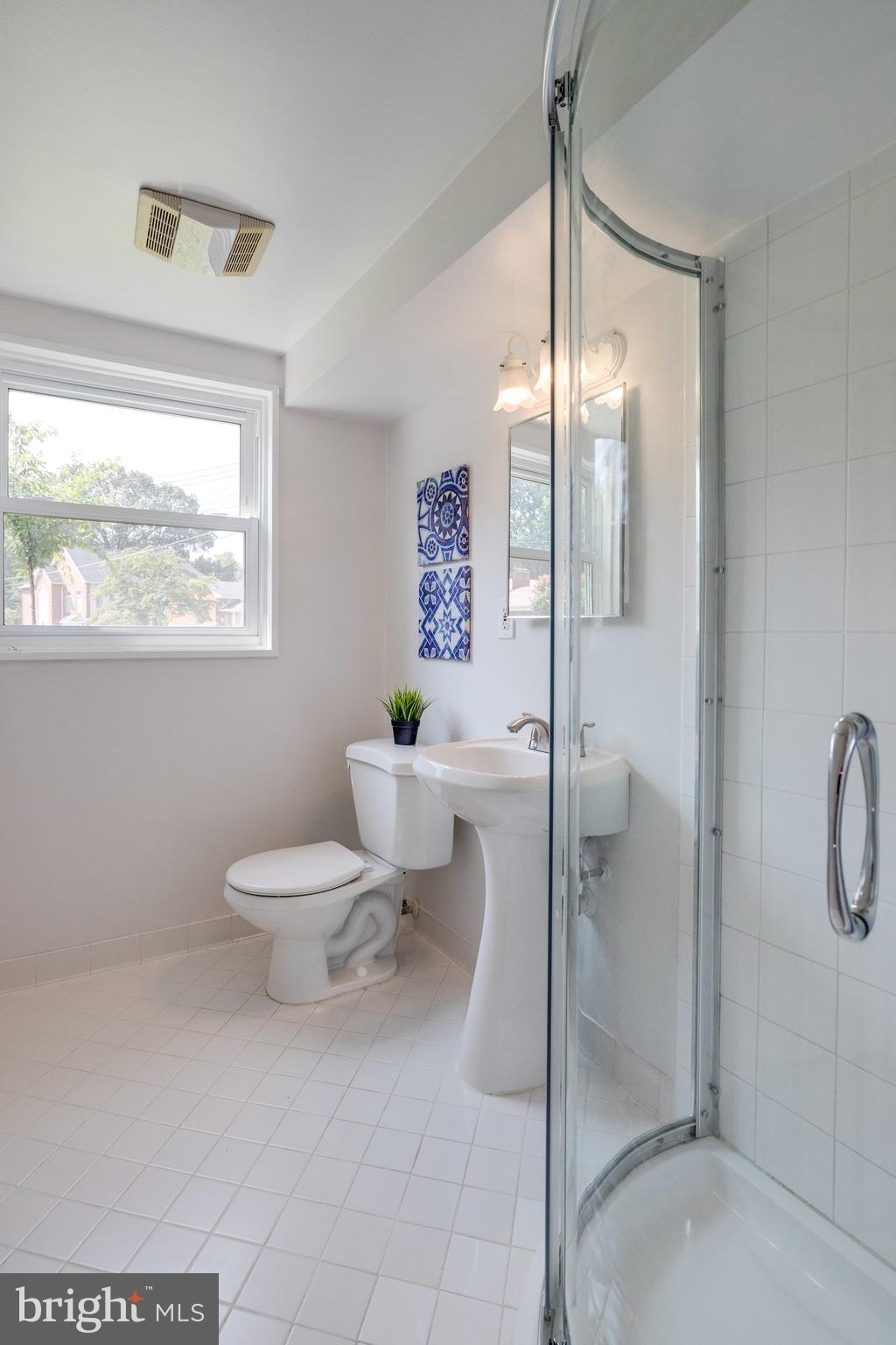 5501 Gardner Place Springfield, VA 22151 - Photo 21 of 35 Downstairs Bathroom