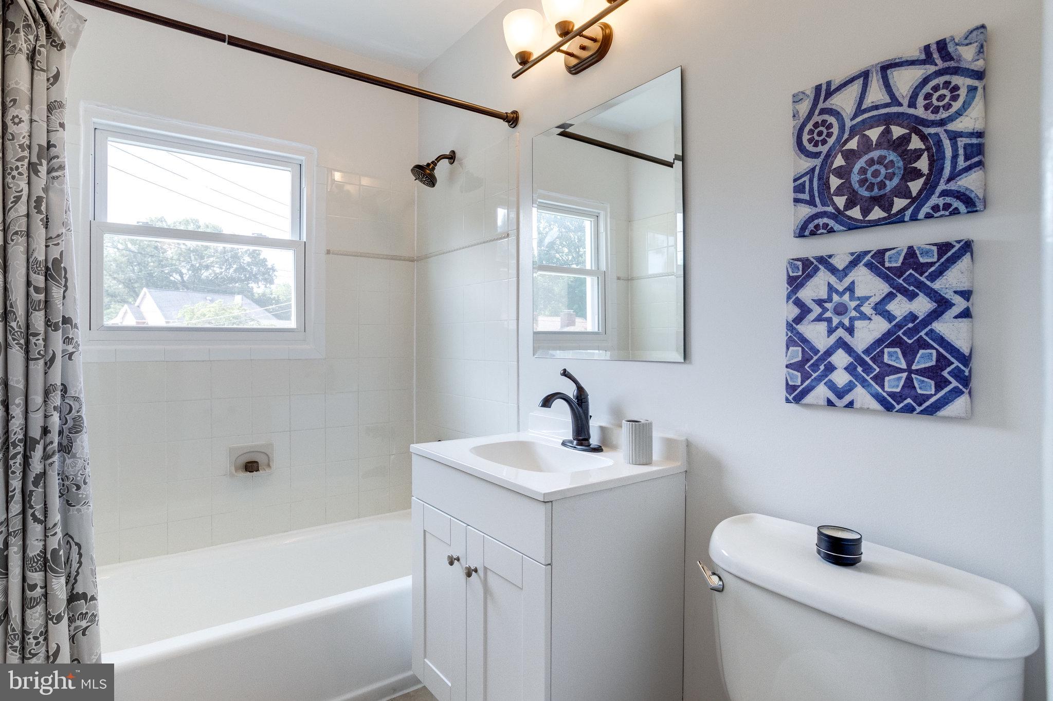 5501 Gardner Place Springfield, VA 22151 - Photo 28 of 35 Primary upstairs bathroom
