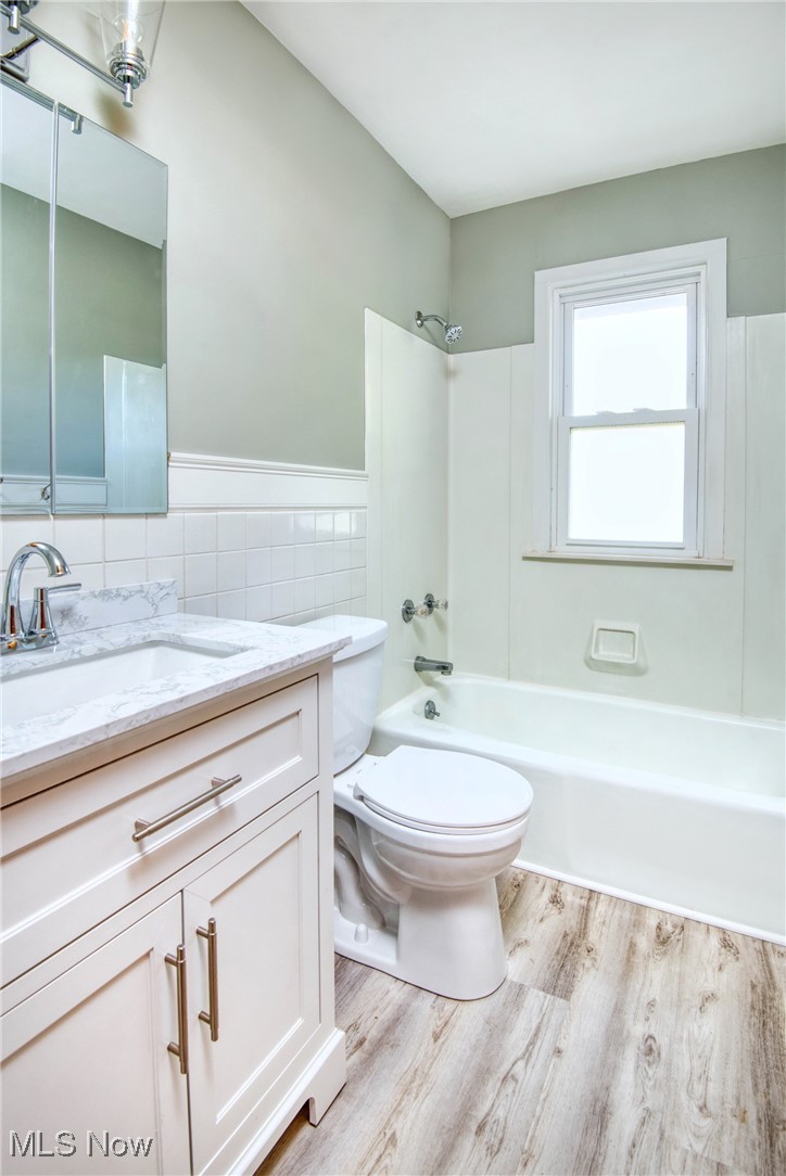 9550 Lisbon Road Canfield, OH 44406 - Photo 13 of 31 Updated bathroom with new vanity, commode and flooring