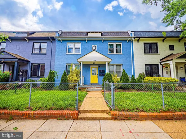 $2,400 | 1718 West Virginia Avenue Northeast, Unit 1, Washington, DC 20002