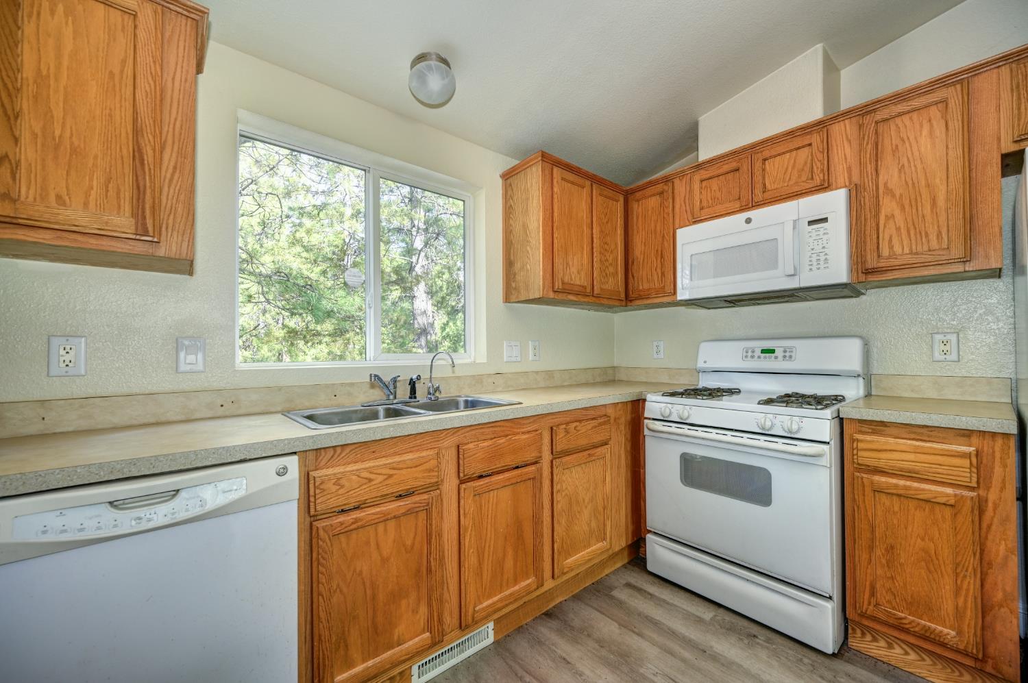 245 Railroad Flat Road, Unit 26 Rail Road Flat, CA 95248 - Photo 10 of 27