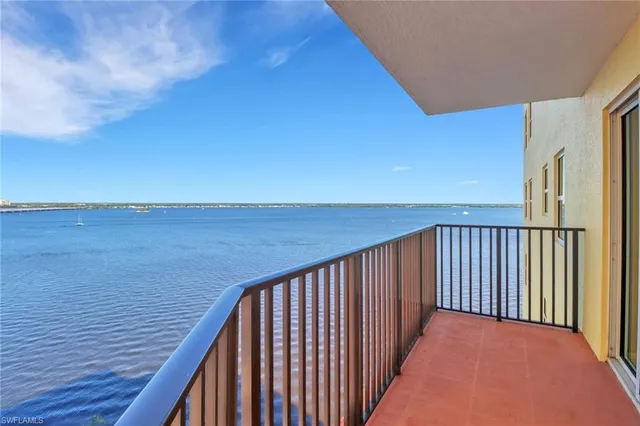 $399,000 | 2797 First Street, Unit 1001, Fort Myers, FL 33916
