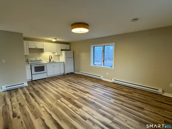$1,400 | 143 Main Street, Unit D, Manchester, CT 06042