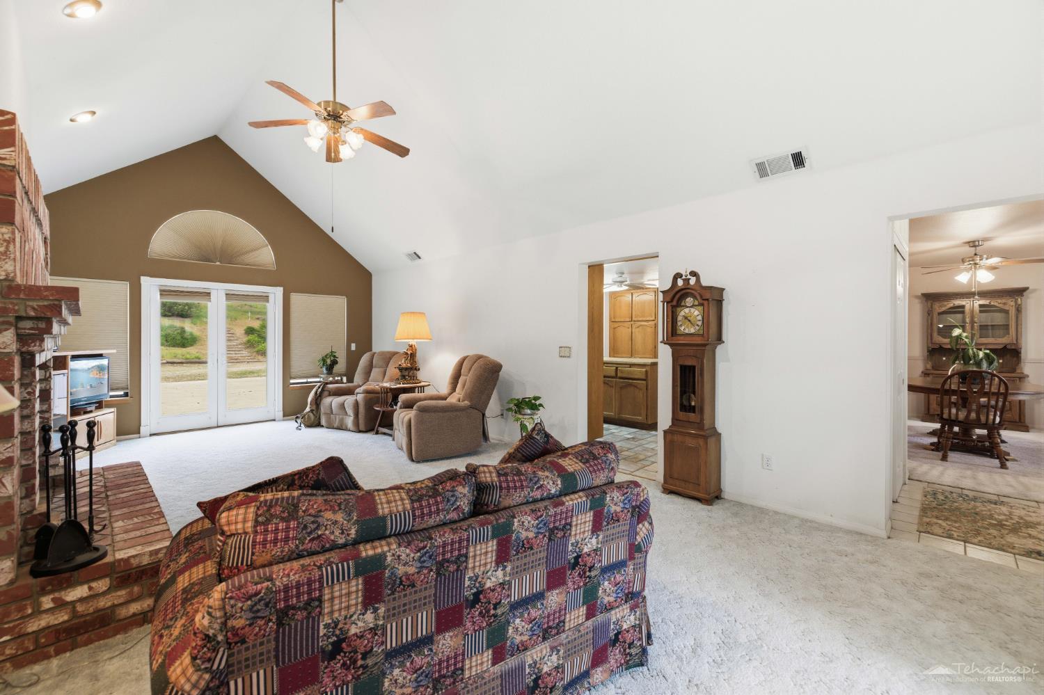 30300 South Lower Valley Road Tehachapi, CA 93561 - Photo 6 of 32 Gallery Image 6