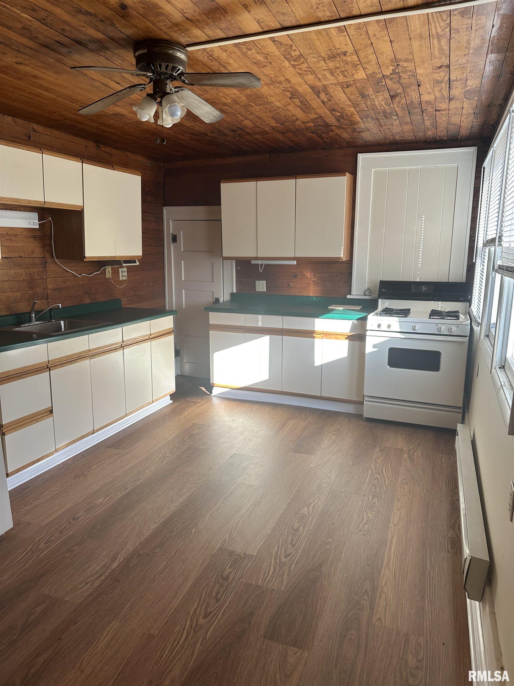 607 West Main Street Carbondale, IL 62901 - Photo 7 of 10