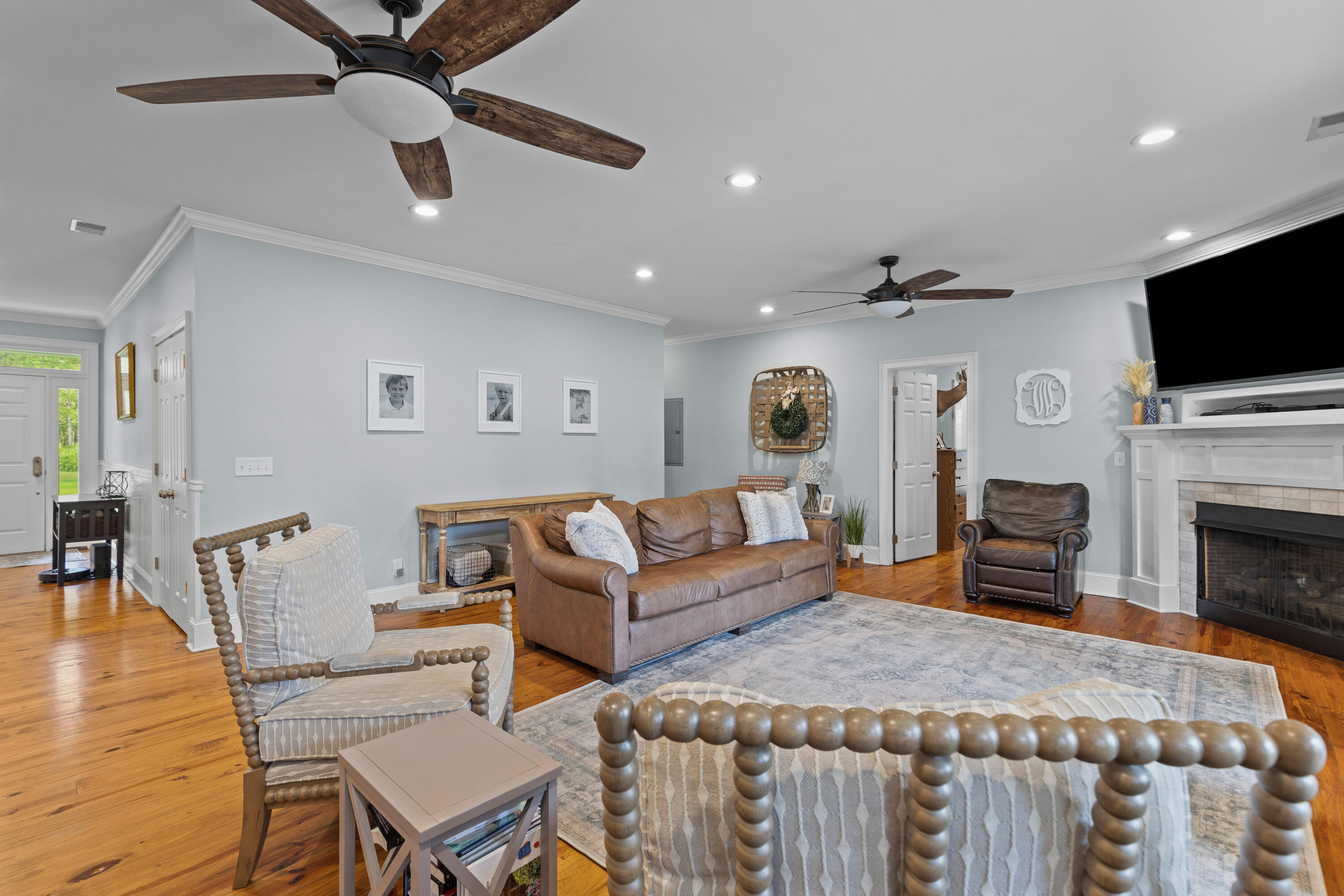 110 Huntington Court Walterboro, SC 29488 - Photo 13 of 54 Family Room