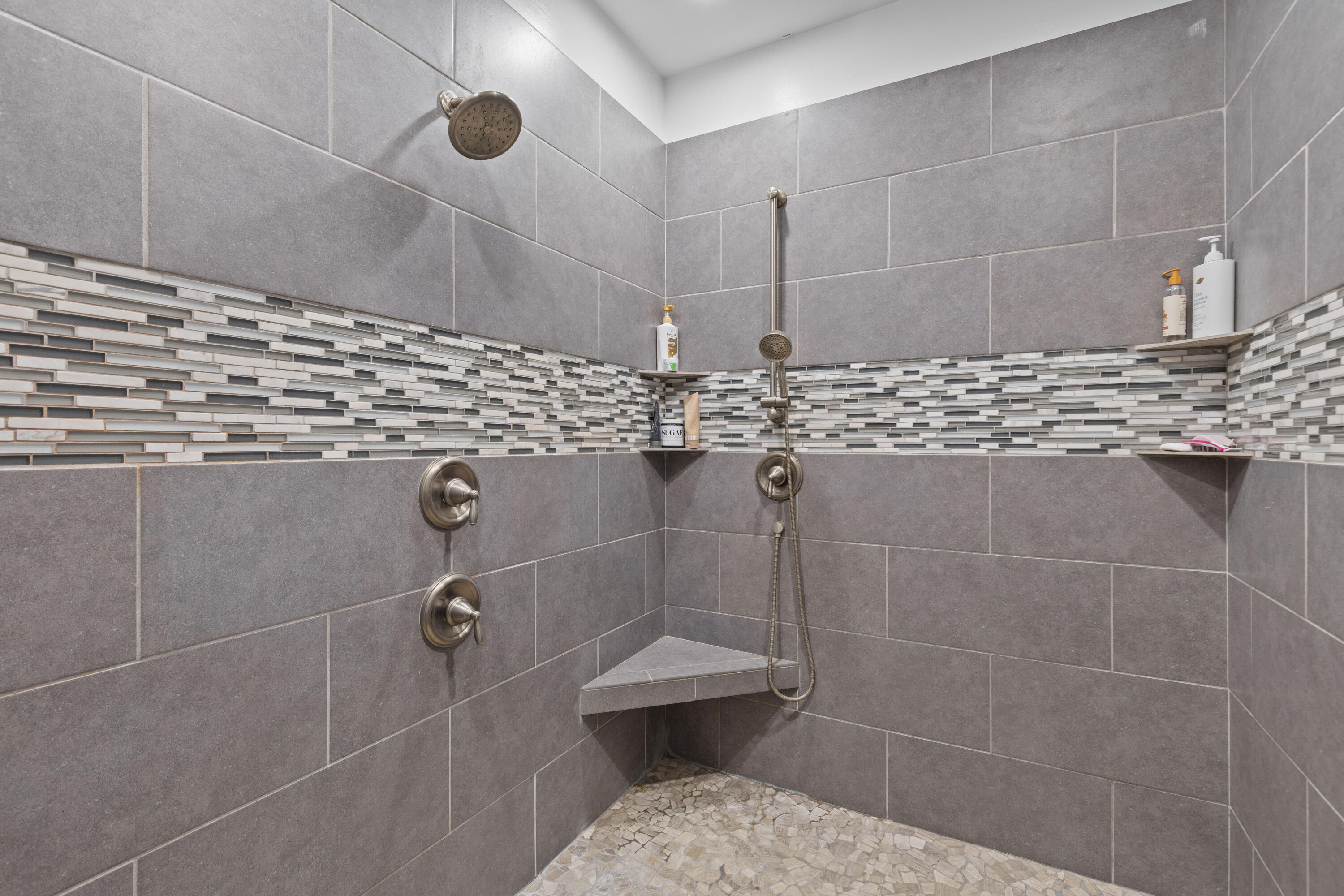 110 Huntington Court Walterboro, SC 29488 - Photo 26 of 54 Primary Bathroom