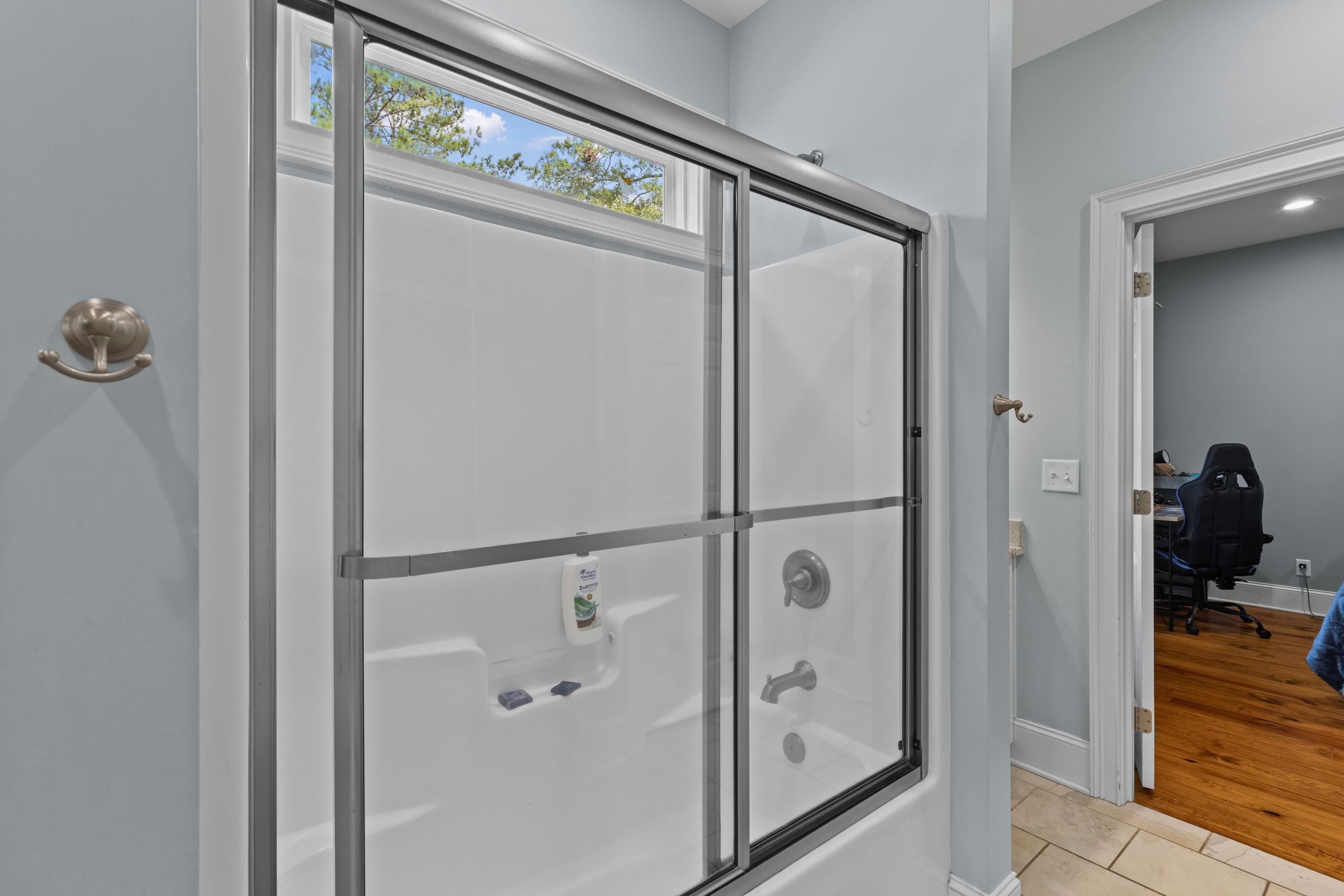 110 Huntington Court Walterboro, SC 29488 - Photo 31 of 54 Jack & Jill Bathroom