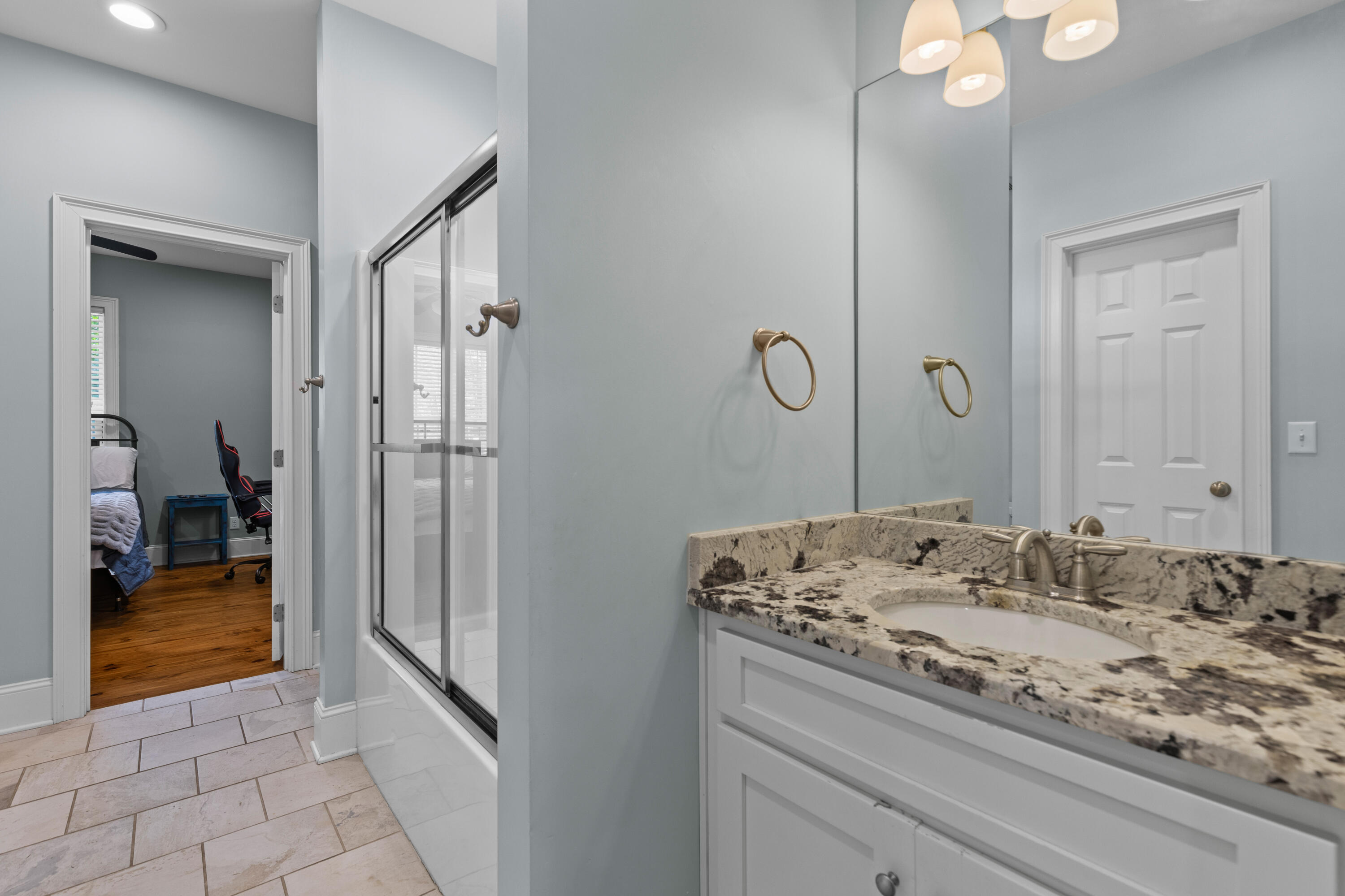 110 Huntington Court Walterboro, SC 29488 - Photo 32 of 54 Jack & Jill Bathroom