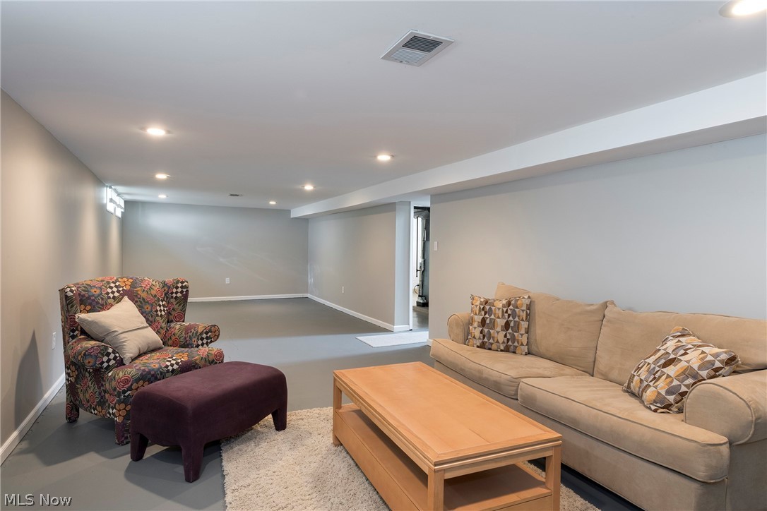 13175 McCracken Road Cleveland, OH 44125 - Photo 28 of 48