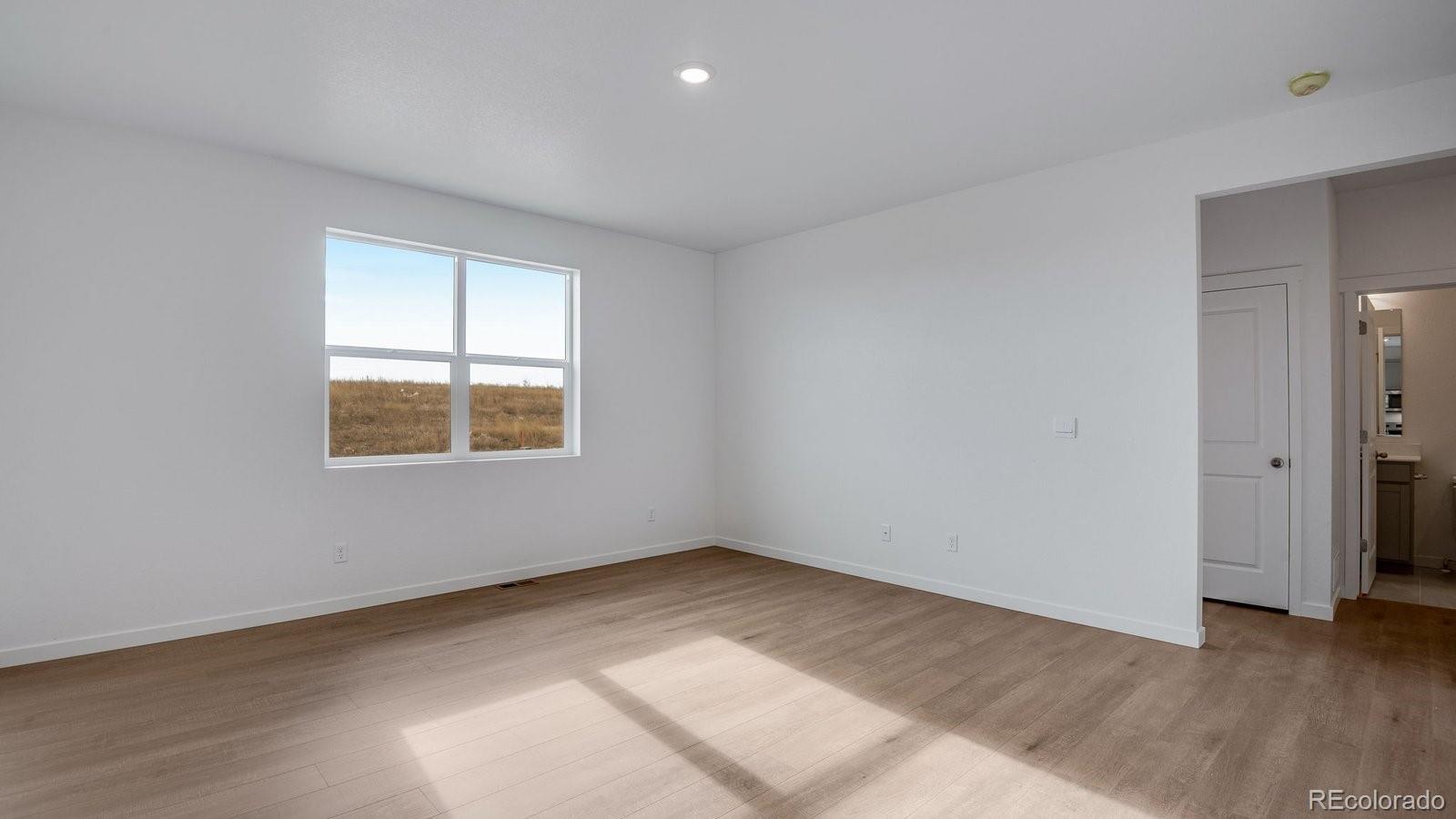 9855 Ceylon Court Commerce City, CO 80022 - Photo 18 of 50