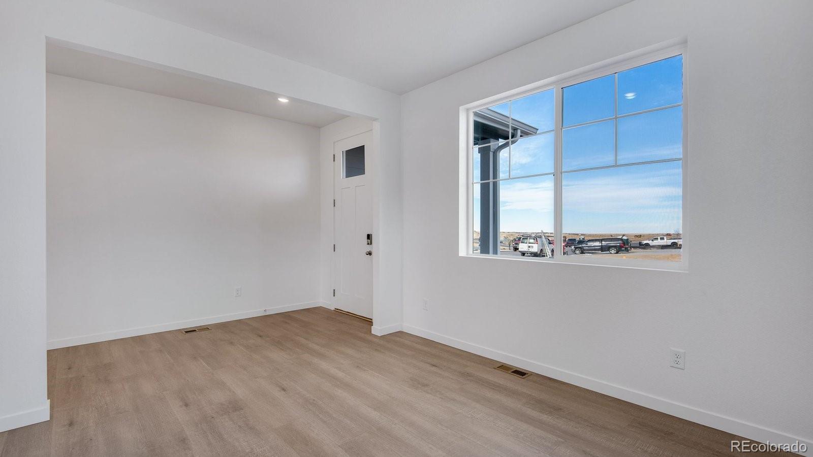 9855 Ceylon Court Commerce City, CO 80022 - Photo 4 of 50