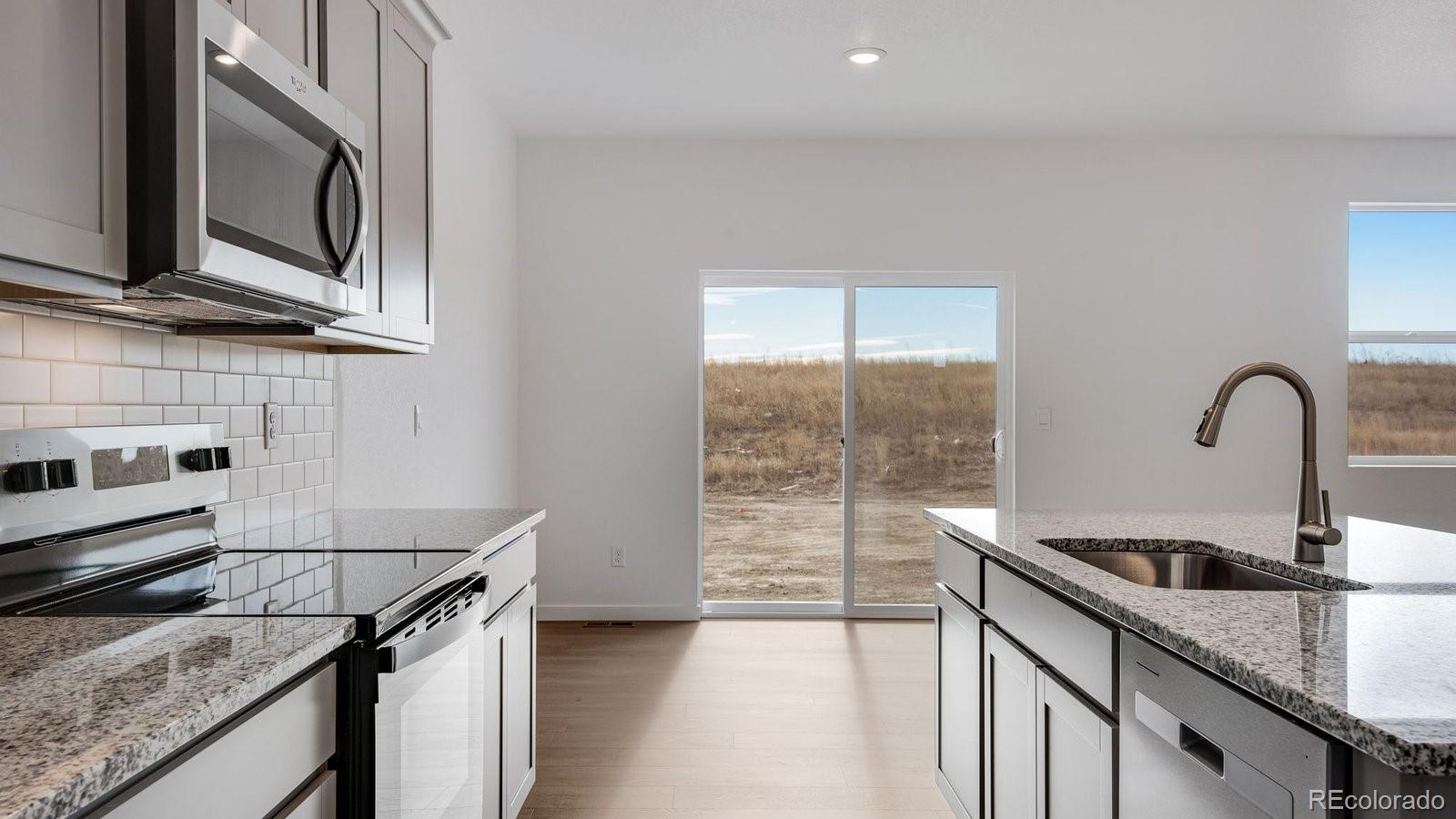 9855 Ceylon Court Commerce City, CO 80022 - Photo 10 of 50