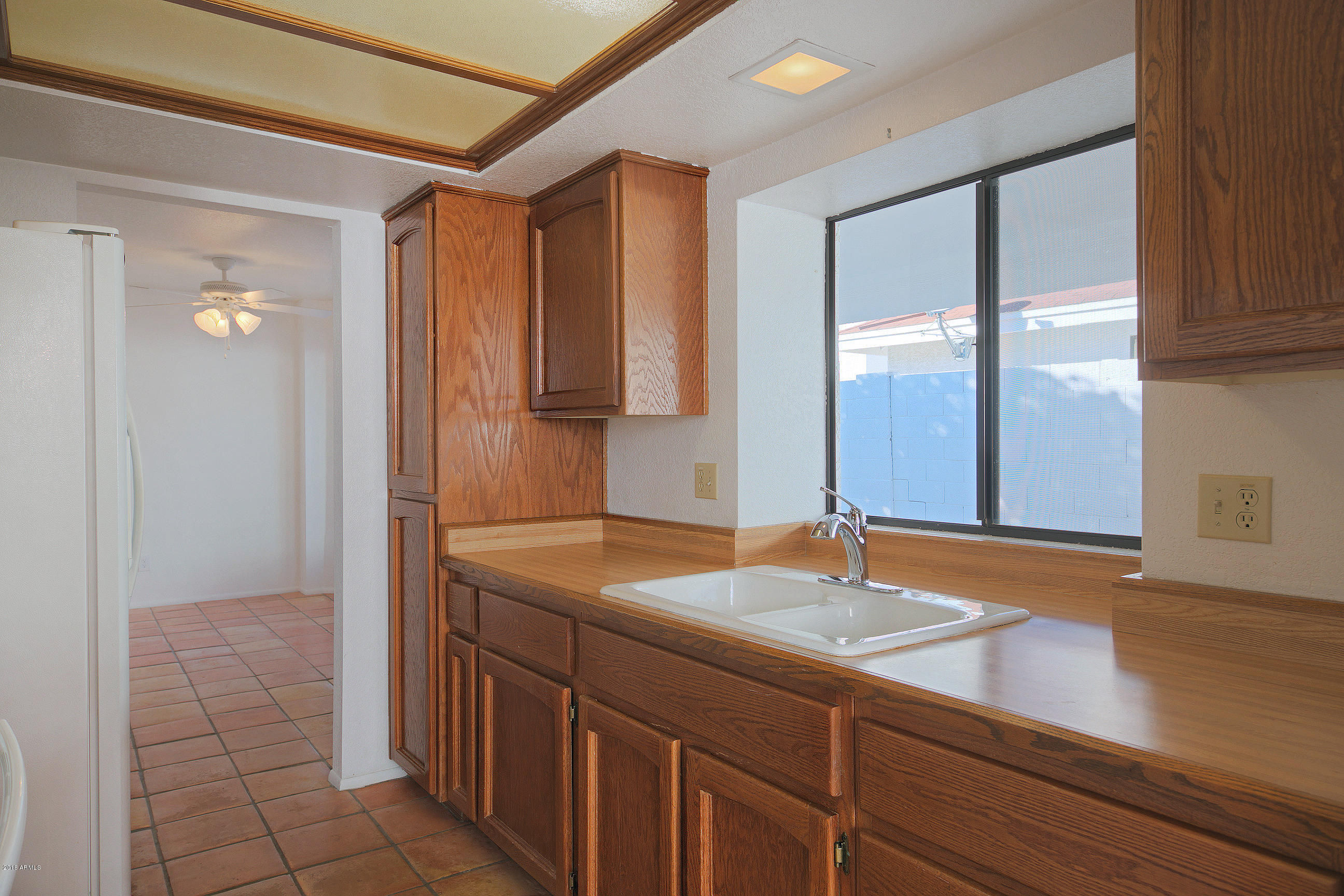 3318 East Clark Road Phoenix, AZ 85050 - Photo 12 of 20 Kitchen