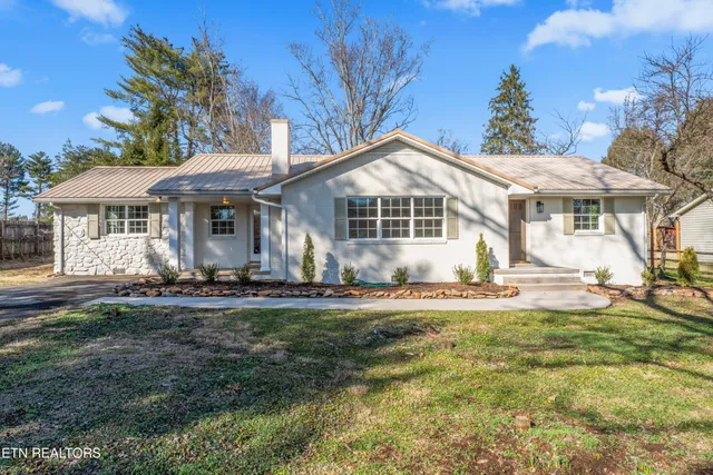 $489,900 | 2913 Old Niles Ferry Road, Maryville, TN 37801