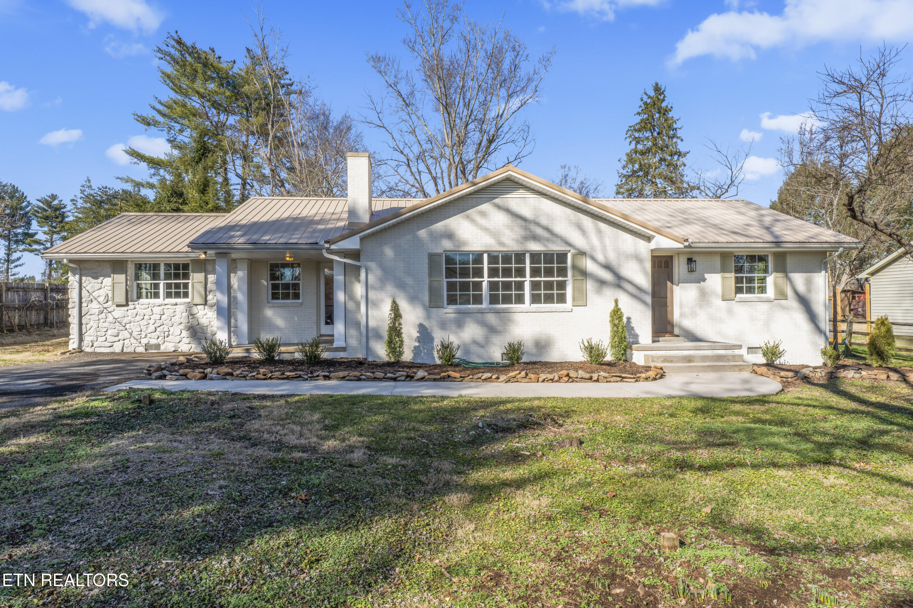 2913 Old Niles Ferry Road Maryville, TN 37801 - Photo 1 of 27 photos_high_resolution_DSC00061