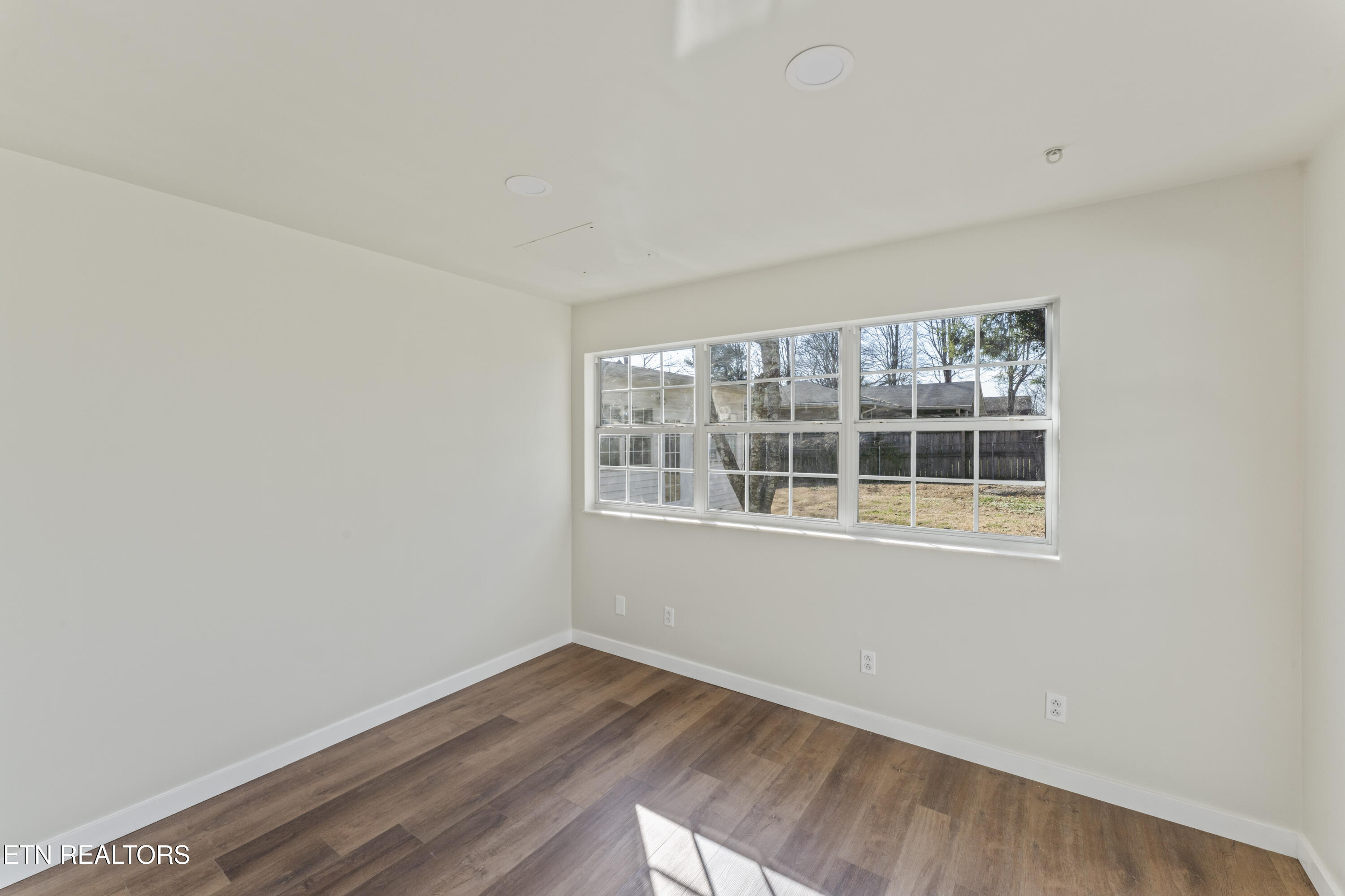 2913 Old Niles Ferry Road Maryville, TN 37801 - Photo 11 of 27 photos_high_resolution_DSC00028