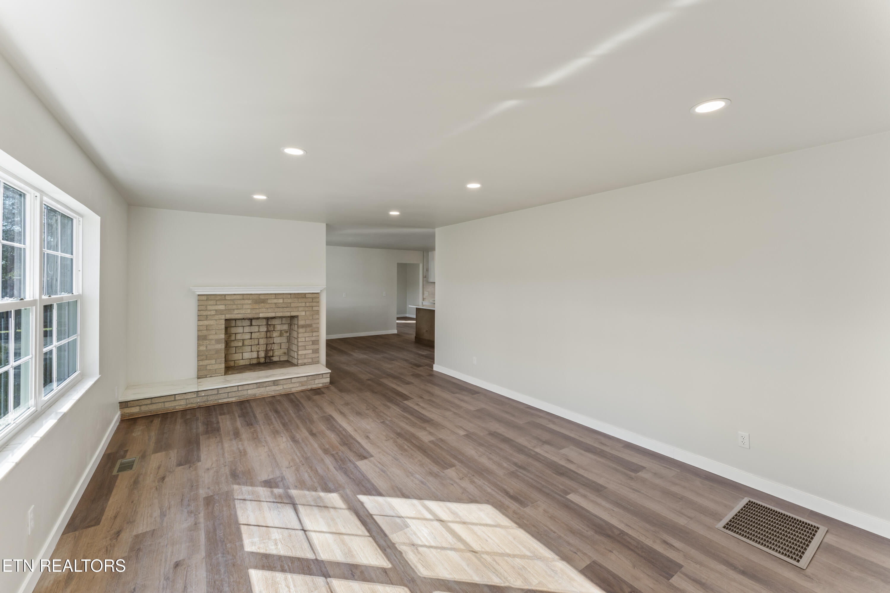 2913 Old Niles Ferry Road Maryville, TN 37801 - Photo 5 of 27 photos_high_resolution_DSC09982