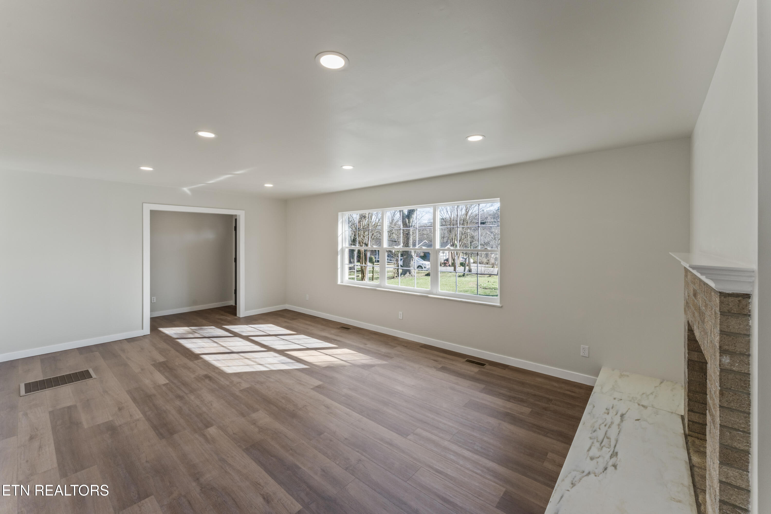 2913 Old Niles Ferry Road Maryville, TN 37801 - Photo 6 of 27 photos_high_resolution_DSC09972