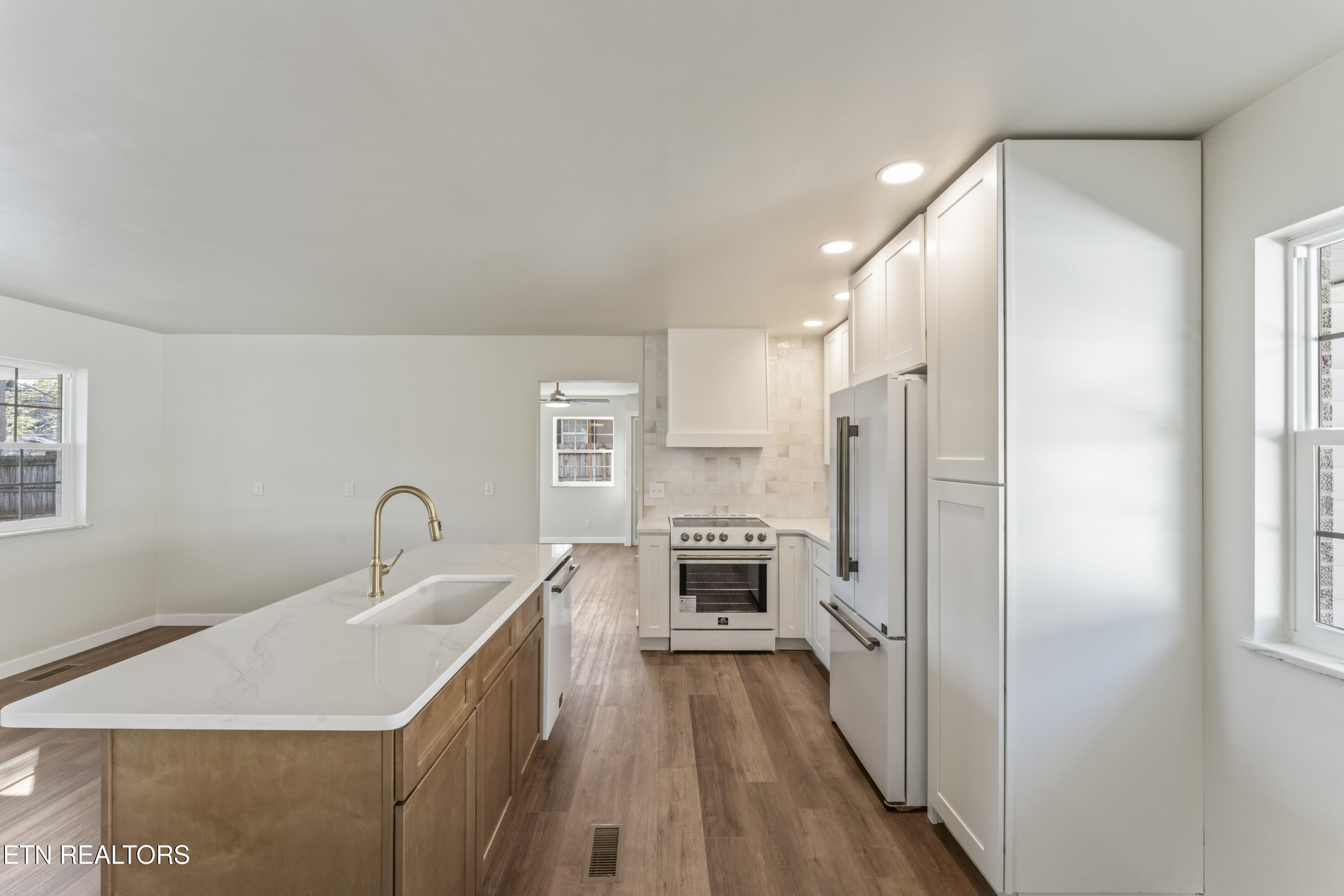 2913 Old Niles Ferry Road Maryville, TN 37801 - Photo 9 of 27 photos_high_resolution_DSC00048