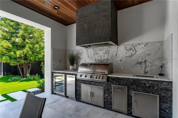 $3,995,000 | 114 West Davis Boulevard, Tampa, FL 33606