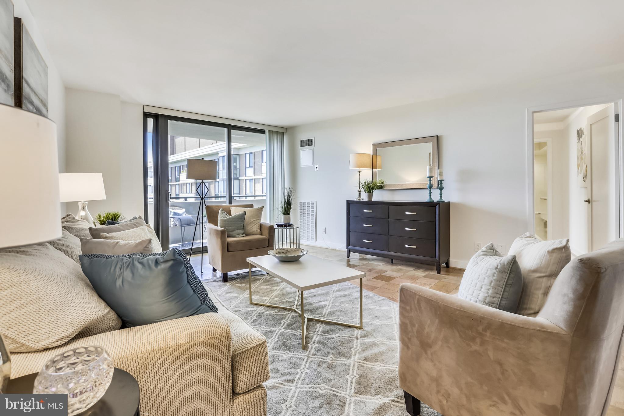 4620 North Park Avenue, Unit 1606E Chevy Chase, MD 20815 - Photo 3 of 73 Living room
