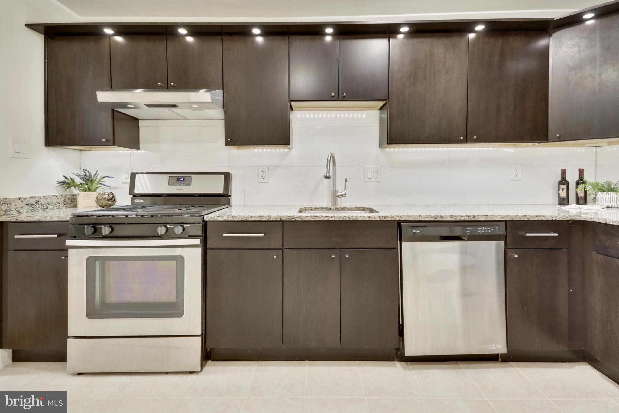 4620 North Park Avenue, Unit 1606E Chevy Chase, MD 20815 - Photo 26 of 73 Kitchen