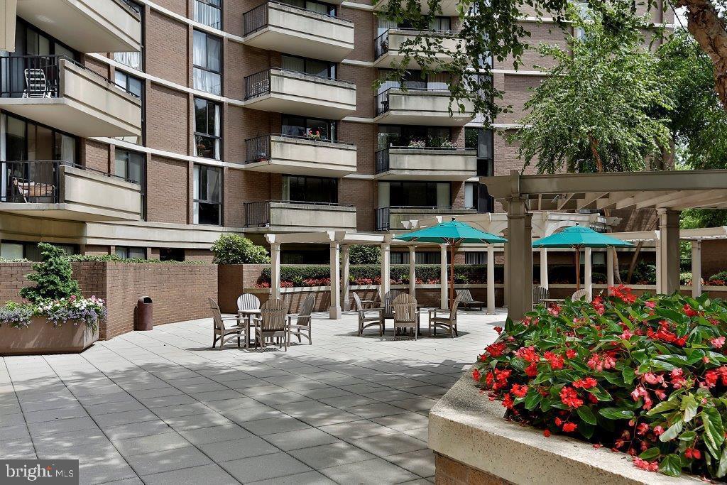 4620 North Park Avenue, Unit 1606E Chevy Chase, MD 20815 - Photo 56 of 73 Patio