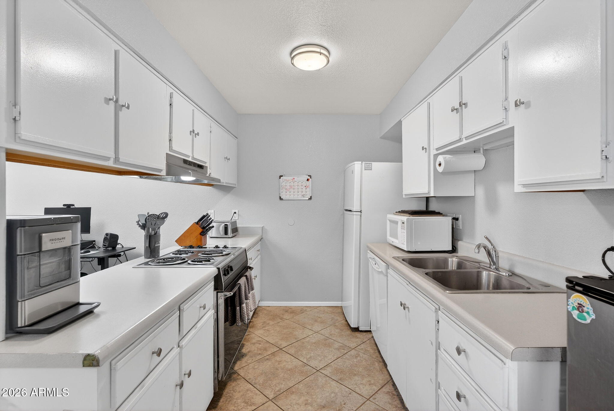 1440 North Idaho Road, Unit 1064 Apache Junction, AZ 85119 - Photo 11 of 27 1064