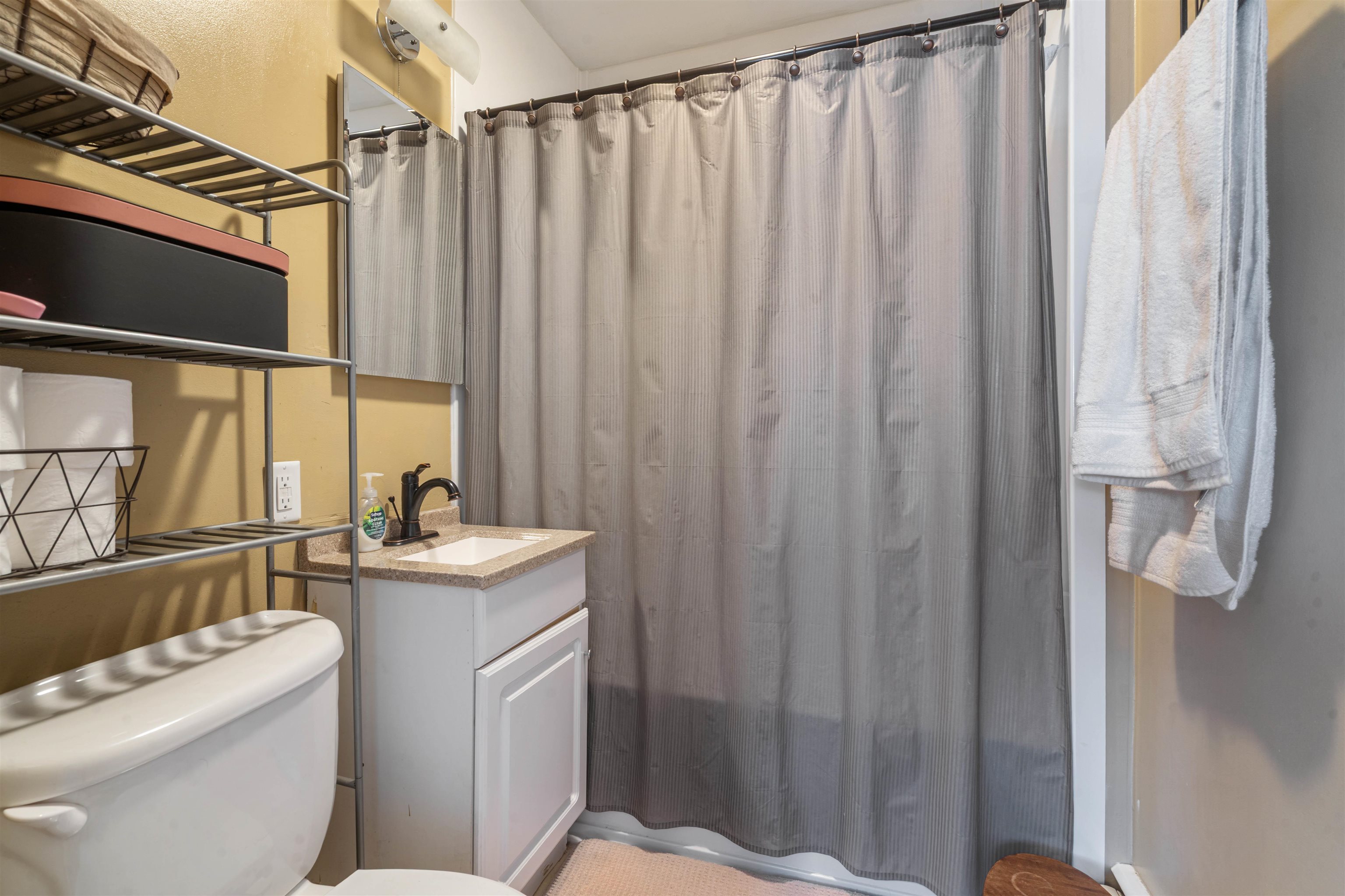 611 12th Avenue East Superior, WI 54880 - Photo 15 of 20 Full bathroom featuring toilet and vanity