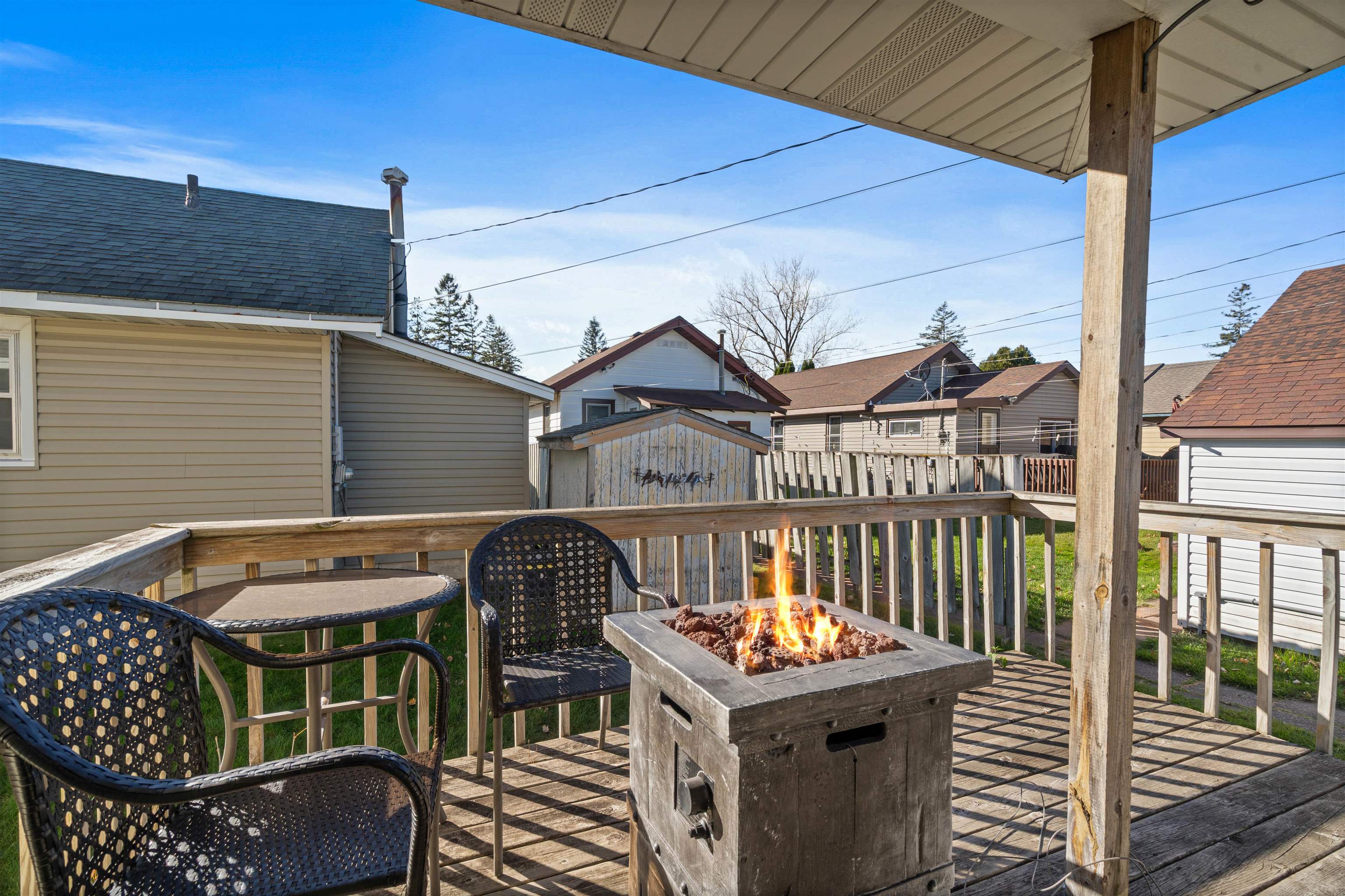 611 12th Avenue East Superior, WI 54880 - Photo 17 of 20 Wooden terrace featuring a residential view