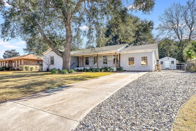 $700,000 | 1227 Oakcrest Drive, Charleston, SC 29412