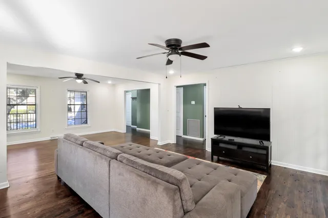 $700,000 | 1227 Oakcrest Drive, Charleston, SC 29412