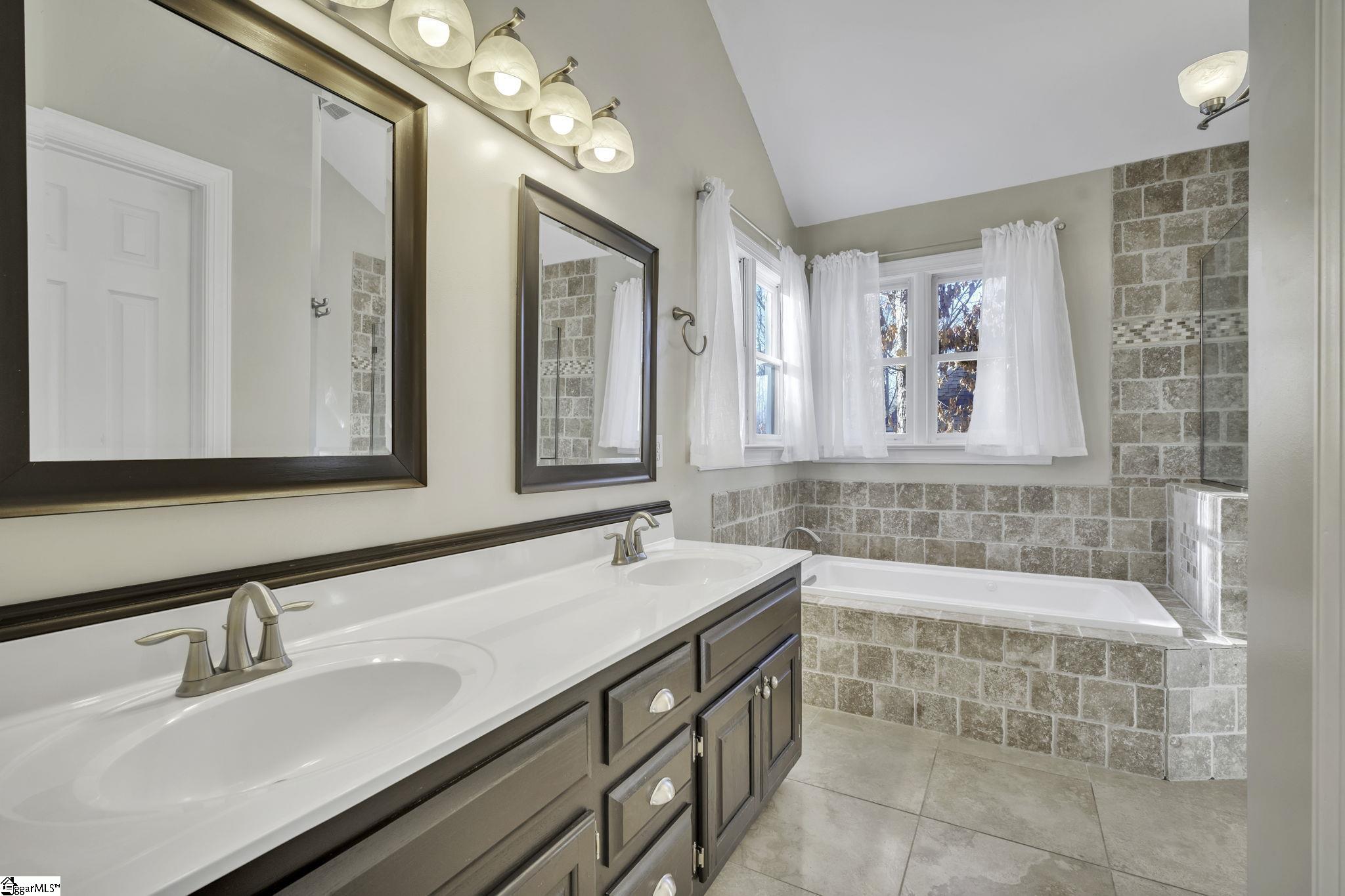 301 Deer Spring Lane Simpsonville, SC 29680 - Photo 15 of 31 Gallery Image 15