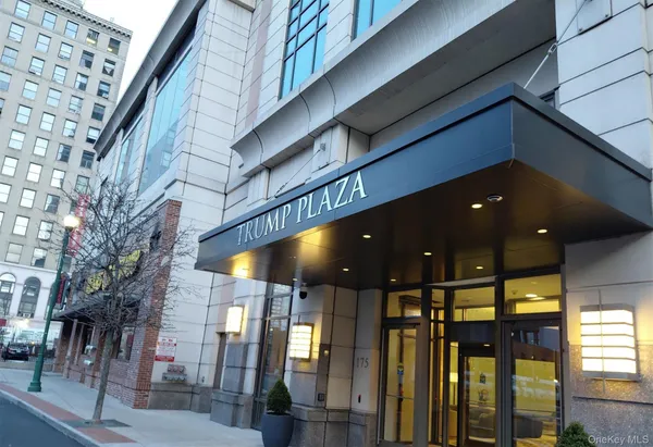 $450,000 | 175 Huguenot Street, Unit 1005, New Rochelle, NY 10801