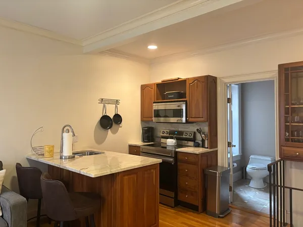 $2,900 | 4 Powers Court, Unit A, Boston, MA 02109