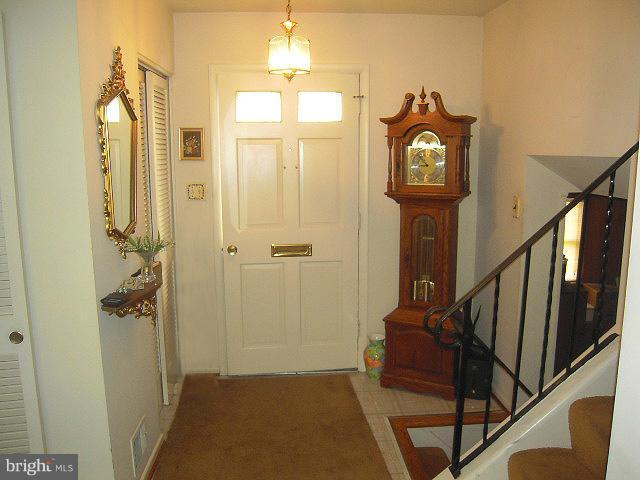 6432 Deepford Street Springfield, VA 22150 - Photo 16 of 28 Foyer